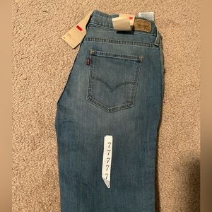 New size 7 Levi’s jeans